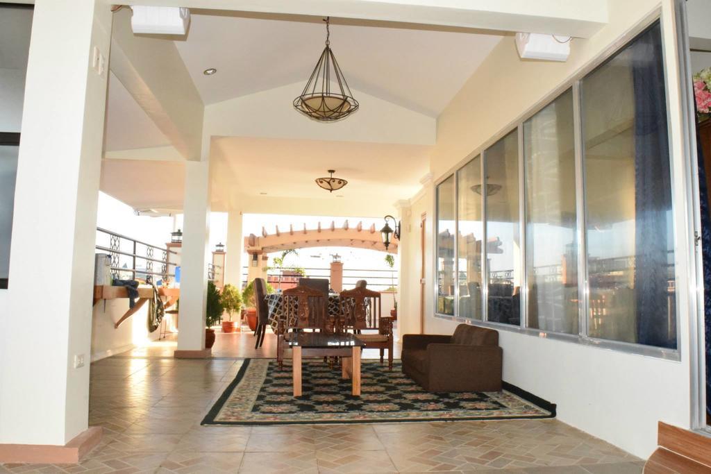 The Saint Joseph Residential Suites Lucena Oda fotoğraf