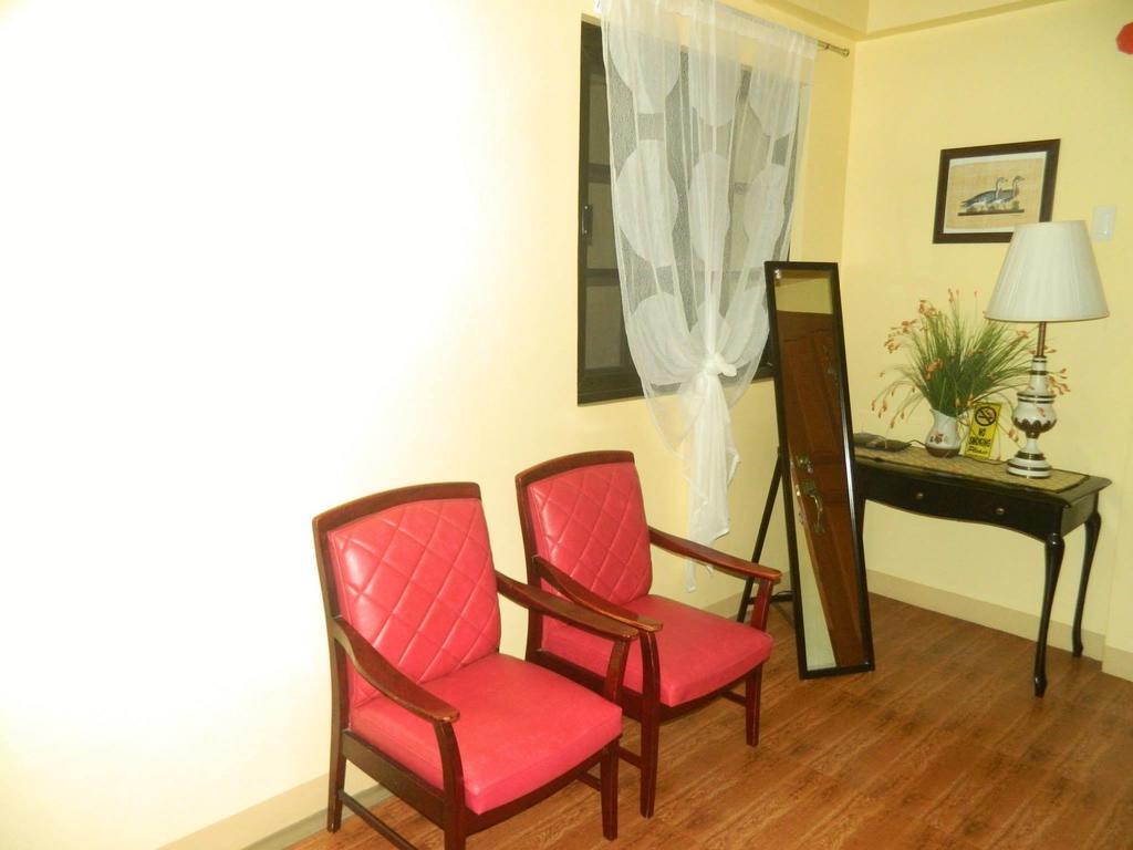 The Saint Joseph Residential Suites Lucena Oda fotoğraf