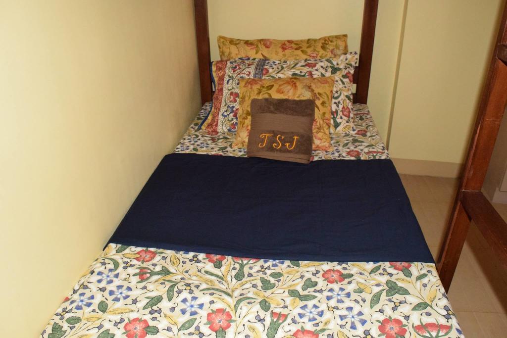 The Saint Joseph Residential Suites Lucena Oda fotoğraf