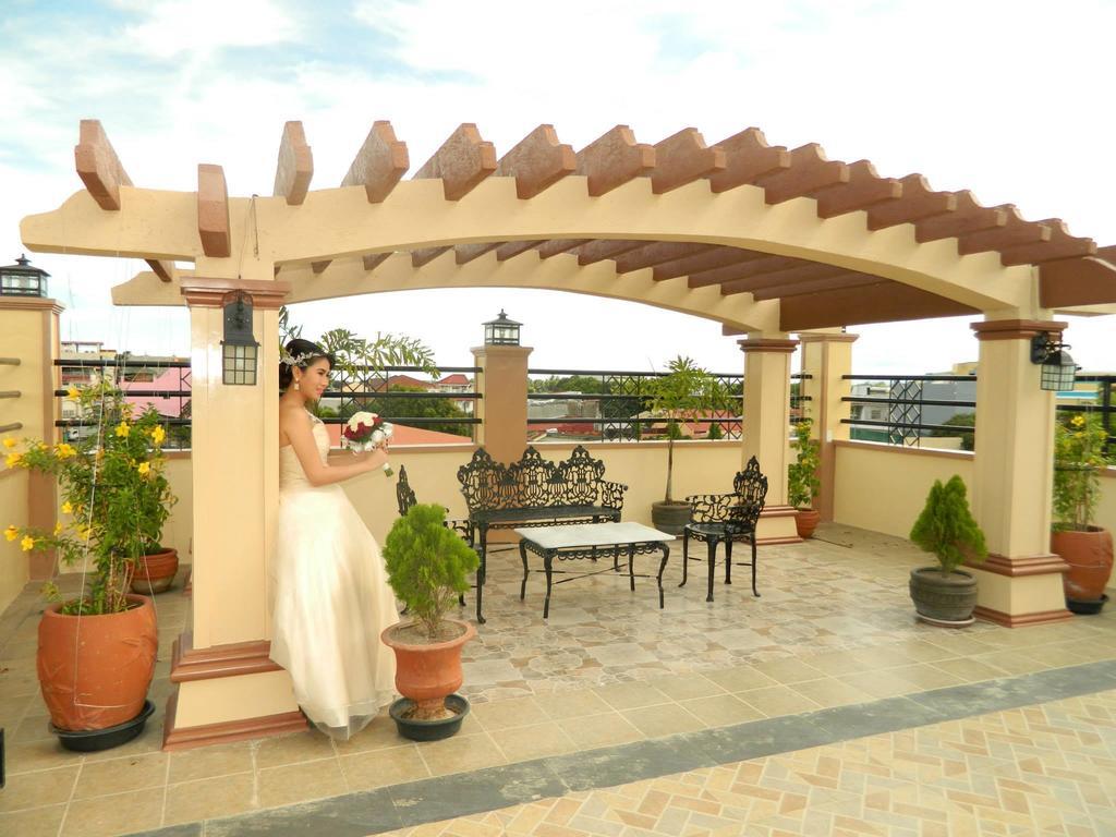The Saint Joseph Residential Suites Lucena Oda fotoğraf