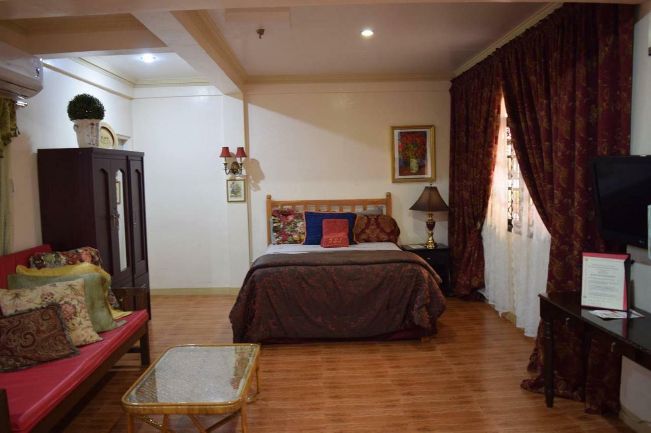 The Saint Joseph Residential Suites Lucena Dış mekan fotoğraf